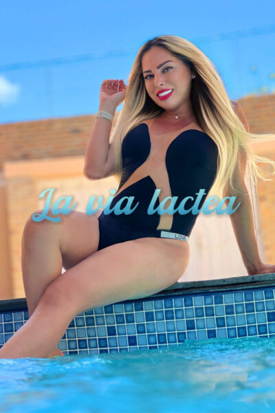 Dara masajista travesti en barcelona